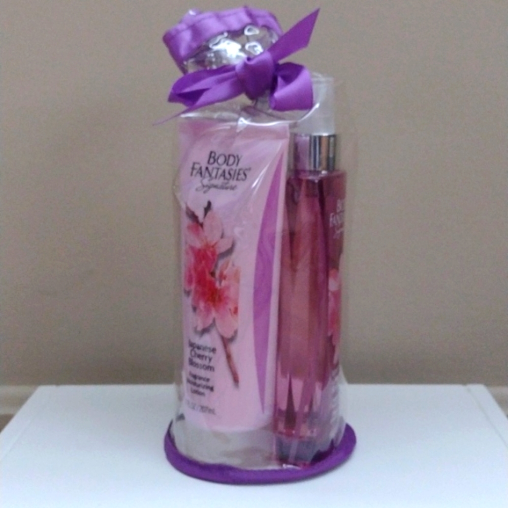 Body Fantasies Luxury Gift Bag Japanese Cherry Blossom New